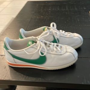 Nike stranger things used in good condition